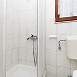 Neva Apartman *