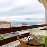 Neva Apartman *
