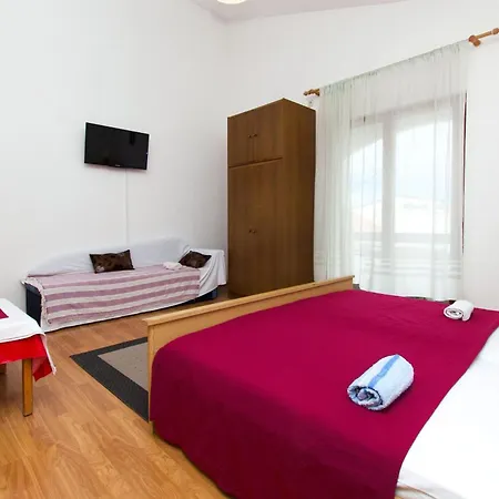 Apartment Neva *